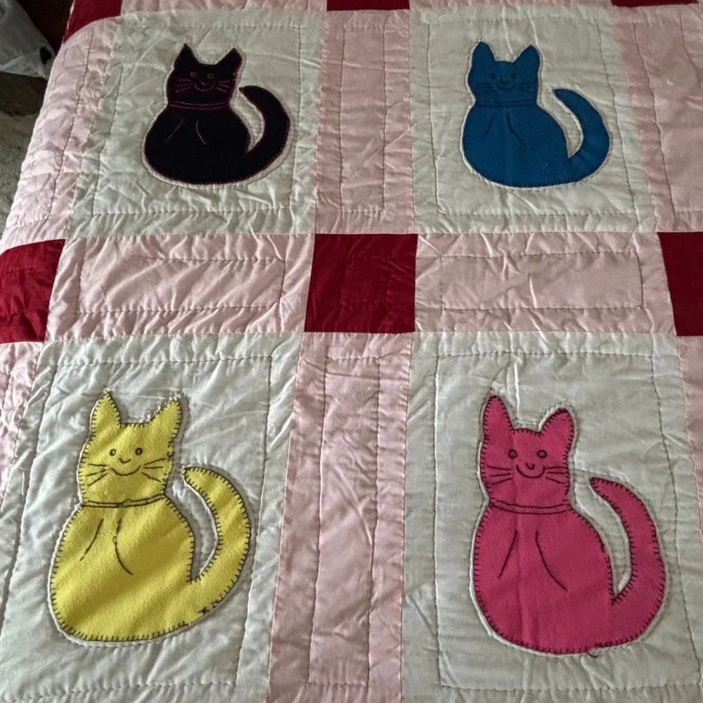 VTG Handmade Cat Lady Quilt Cozy Queen/King Pink Burgundy Novelty Kitsch Cottage
